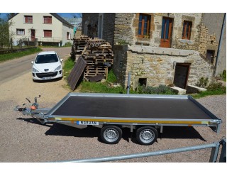 Eduard Plateau multi-usages 406 x 200 nu rampes et treuil PTAC 3500 kg